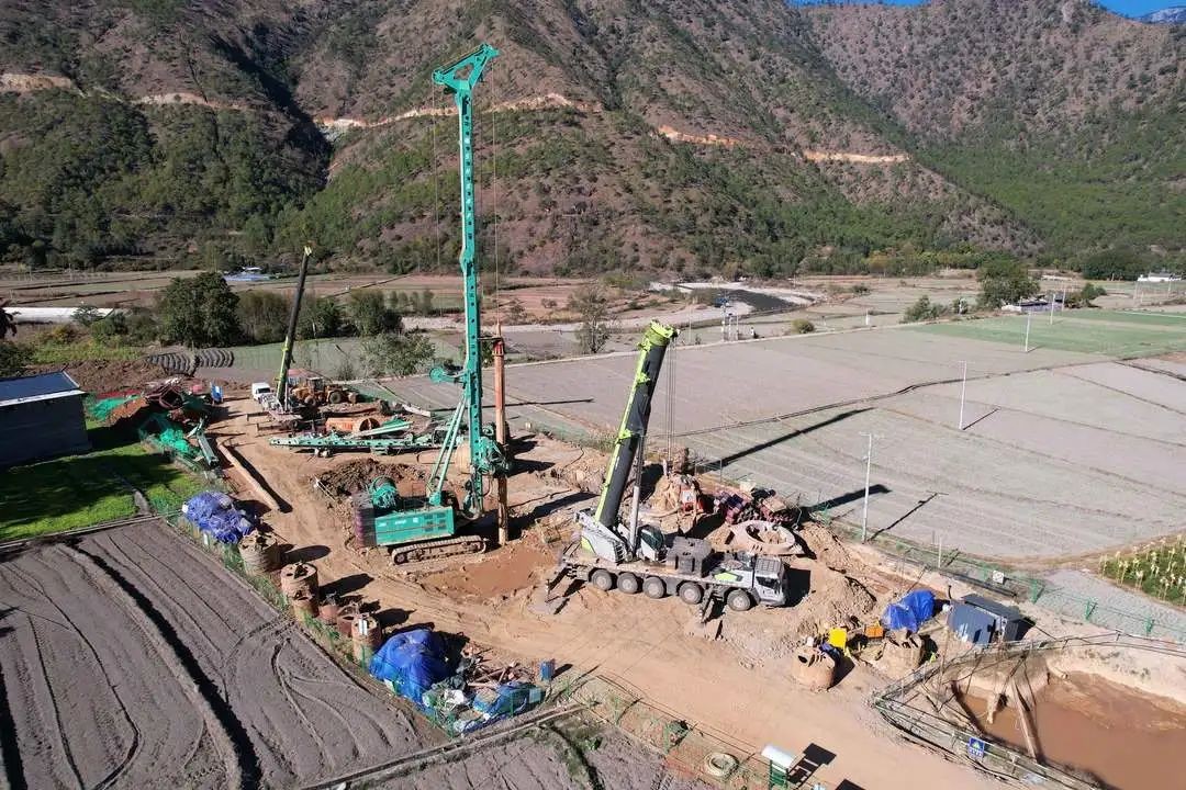 【視頻】20231116-82m(Ф2.8m)超深樁2天一根 金泰國四大旋挖初露“滇”峰